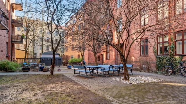 Borettslaget har en hyggelig, felles bakgård for beboerne.