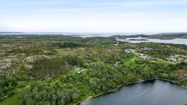 I dag slås gresset av eksterne.
Kjøper står fritt til å velge hvordan driveplikten skal oppfylles videre.