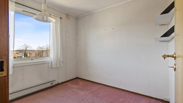 Det tredje soverommet passer godt som barnerom, gjesterom eller kontor.