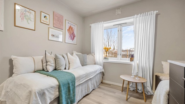 Velkommen til Strømsveien 20 - En lys og arealeffektiv leilighet med alt man trenger i umiddelbar nærhet!