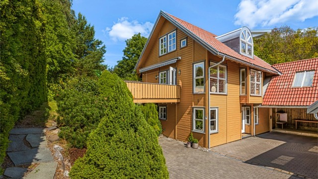 Velkommen til Tvedts vei 5 - En skreddersydd og fantastisk familiebolig!