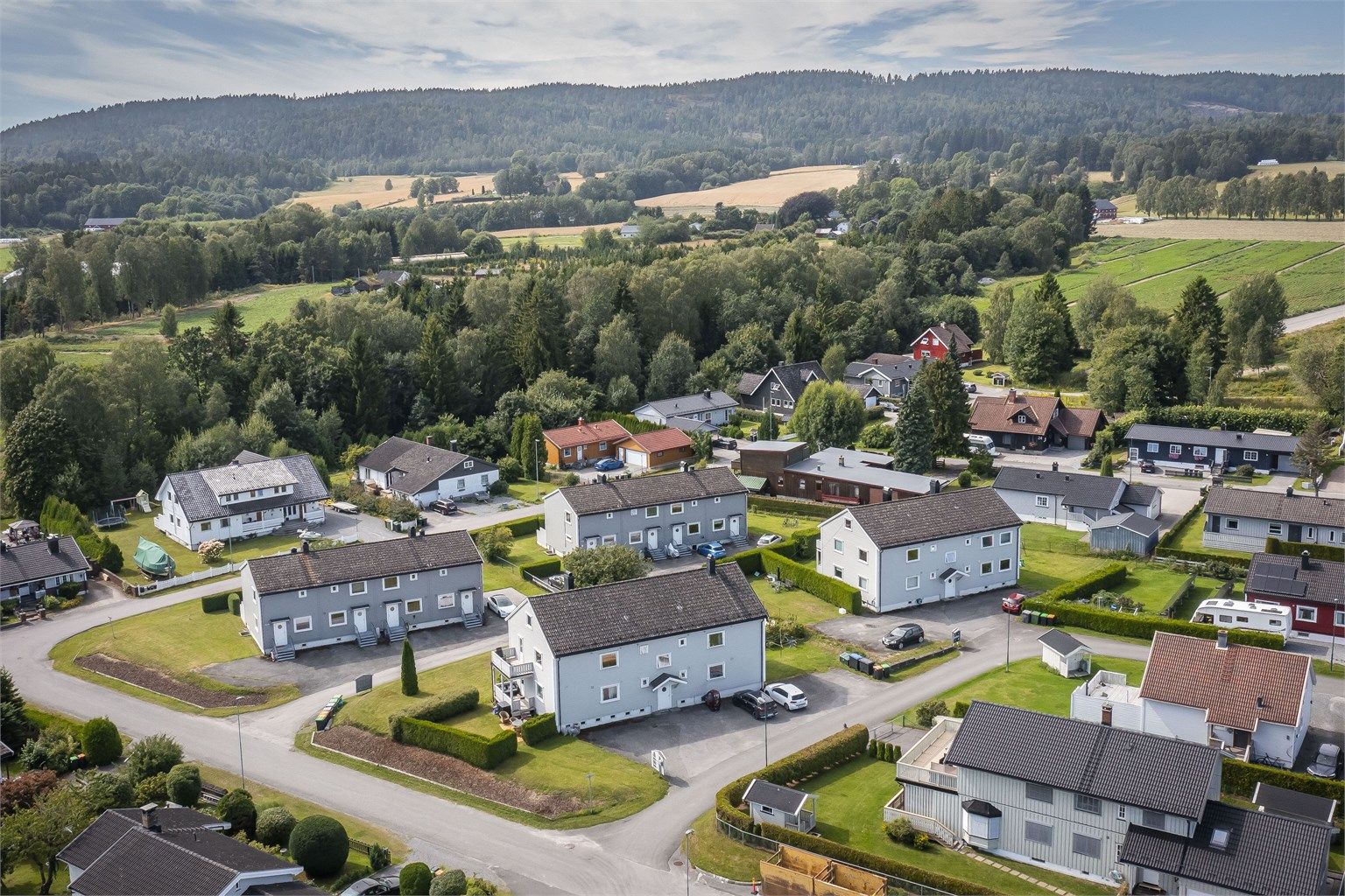 Attraktiv beliggenhet i veletablert boligområde. 
