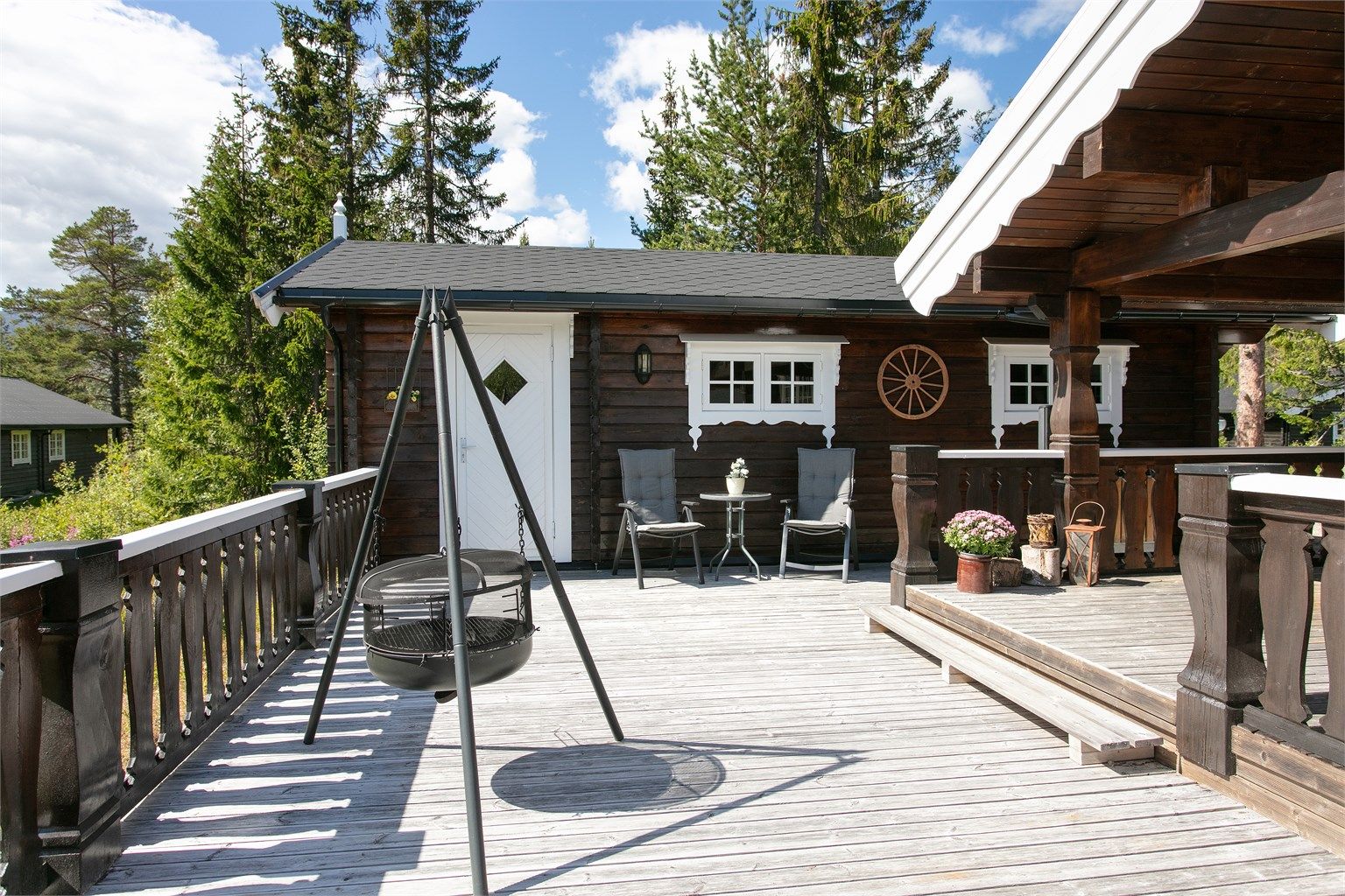 Den store terrassen på 78 kvm gir rikelig med plass for uteliv.