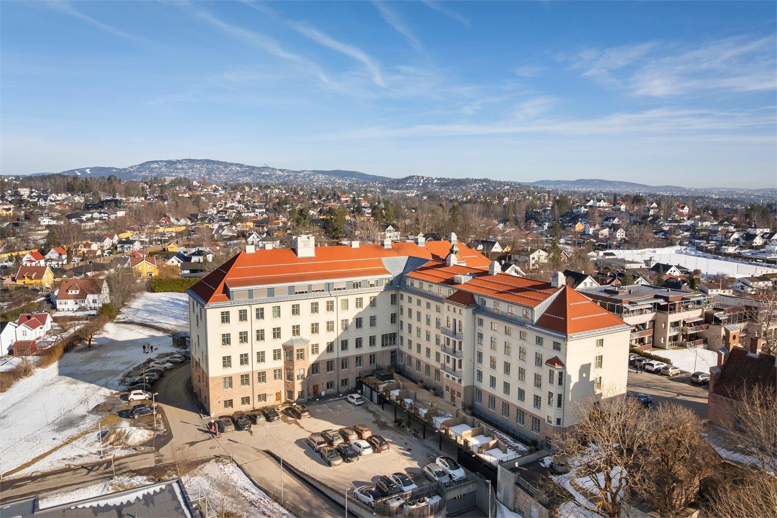 I Bekkestua sentrum finner du et bredt utvalg av butikker og servicetilbud.