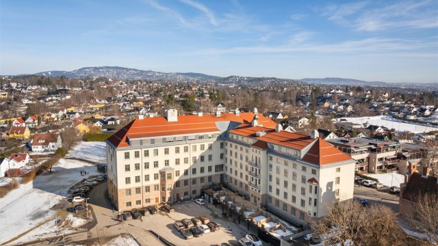 I Bekkestua sentrum finner du et bredt utvalg av butikker og servicetilbud.