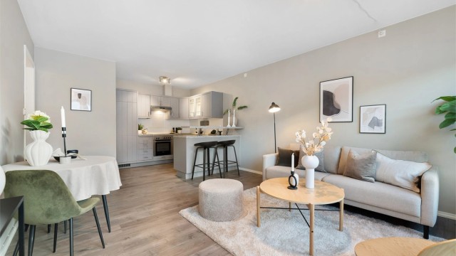 Åpen stue- og kjøkken løsning. Praktisk planløsning som gir god romfølelse.