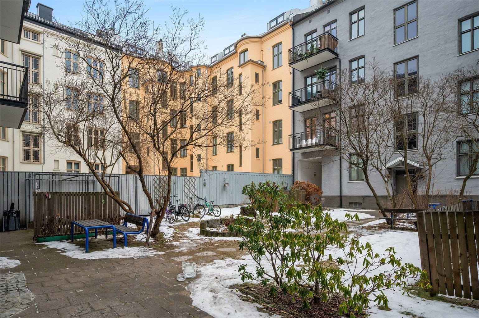 Borettslaget har fine opparbeidede fellesområder som kan benyttes av beboerne.