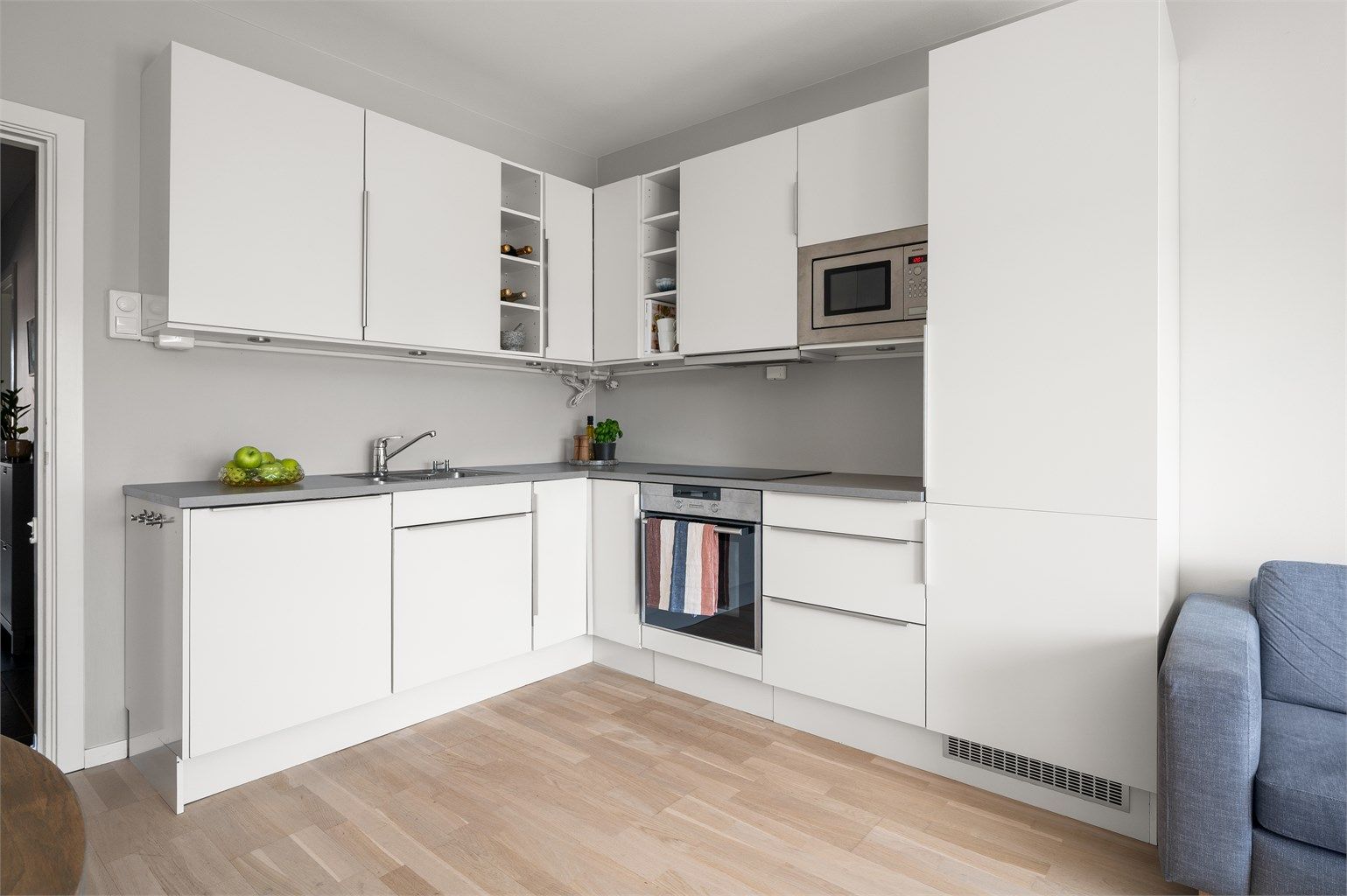 Kjøkkenet er sikret med Waterguard montert under vaskekummen.