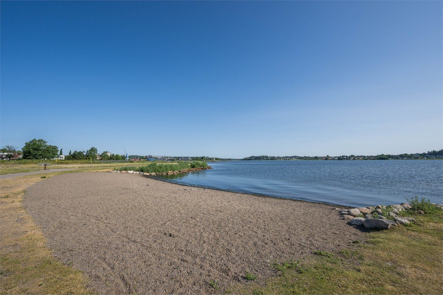 Rosanes tilbyr en rekke attraksjoner som en deilig sandstrand. 