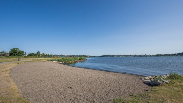 Rosanes tilbyr en rekke attraksjoner som en deilig sandstrand.