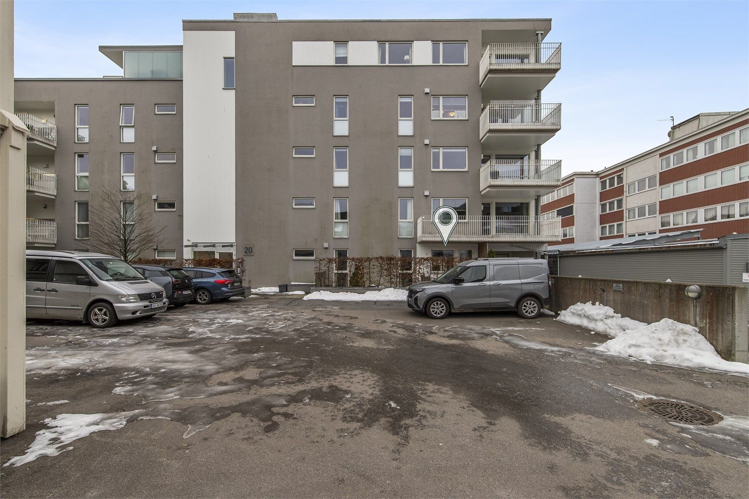 Leiligheten er gjennomgående og merket i bilde