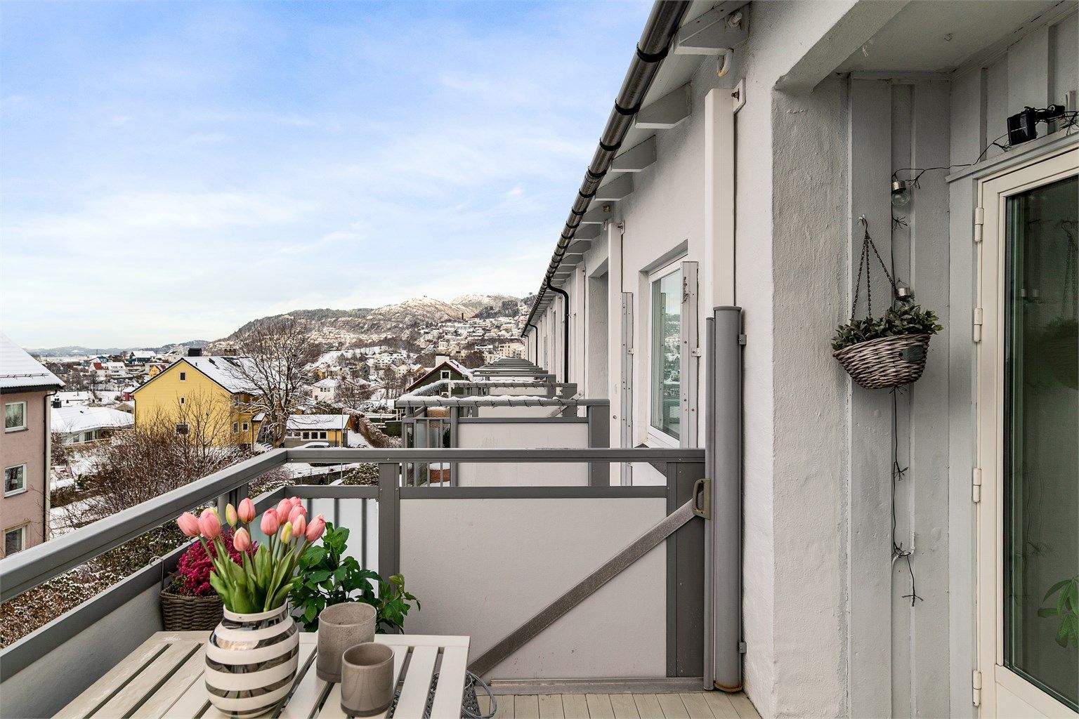 - Mot Bergen sentrum har man langstrakt utsikt -