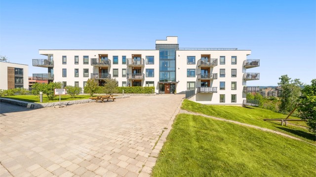 Velkommen til Nedre Grindaveg 112 - En lekker 2 roms med balkong, heis og garasje.