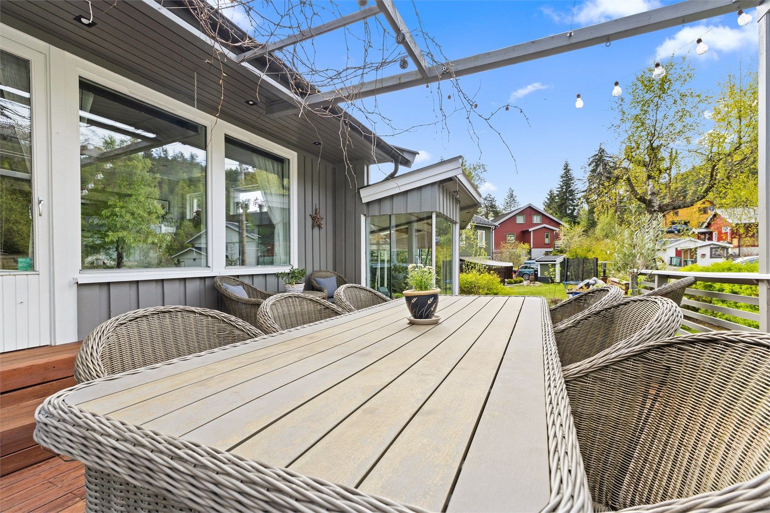 Her er det fin plass til hele grillselskapet