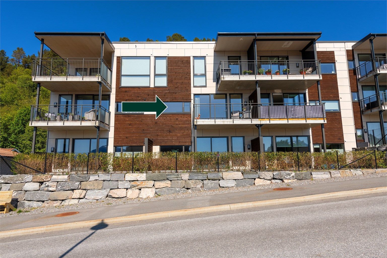 Velkommen til Skarpetegvegen 9B presentert av Daglig leder/Eiendomsmegler Preben Willmann i Krogsveen Sunnmøre