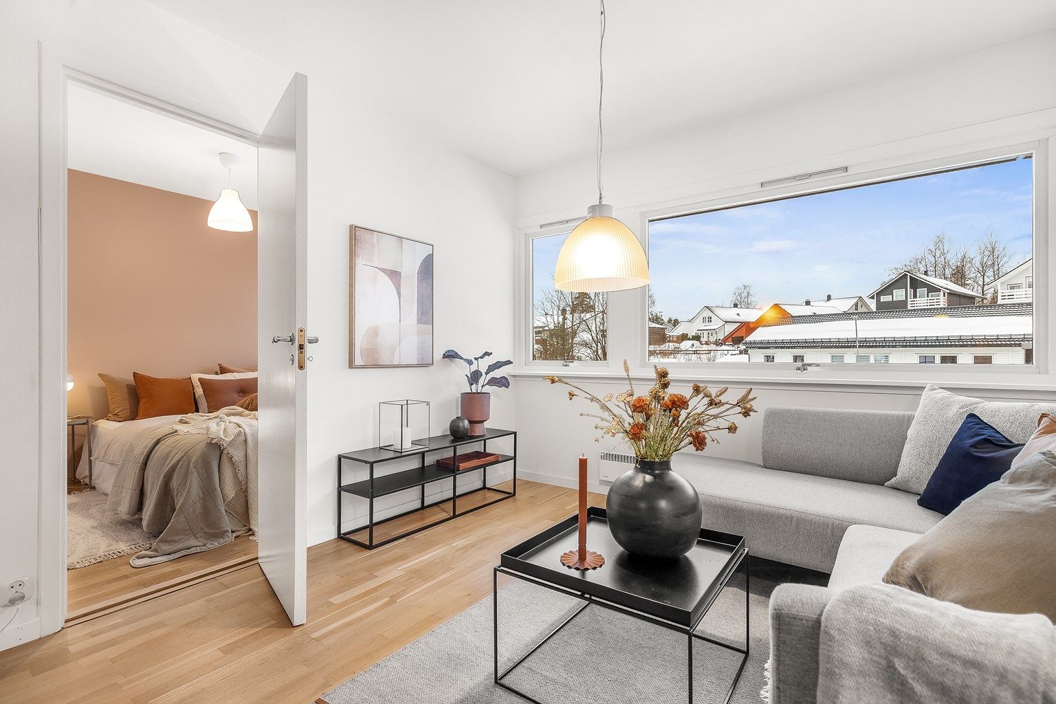 Velkommen til Otto Blehrs vei 59, presentert av Terje Tveit i Krogsveen. Flott 2-roms eierleilighet med sentral beliggenhet på Nesøya.