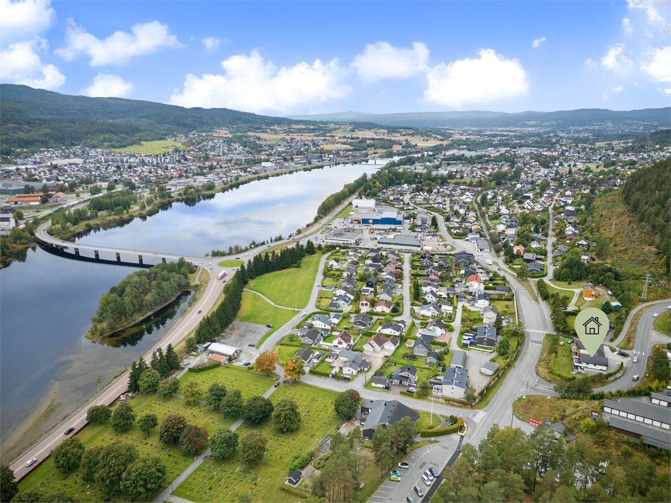 Eiendommen har en etablert beliggenhet i Krokstadelva med nærhet til Drammenselva og servicetilbud.
Foto: Ole Thoresen.