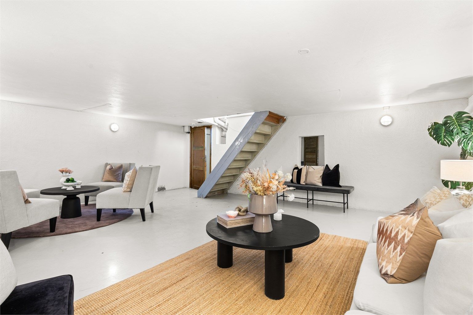 Garasjekjeller: Kjelleren i garasjen er på totalt 75 kvm og inneholder hobbyrom og 2 boder