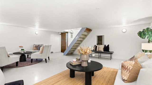 Garasjekjeller: Kjelleren i garasjen er på totalt 75 kvm og inneholder hobbyrom og 2 boder