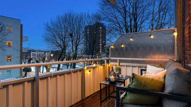 Den sydvendte orienteringen er ideell for å nyte varme dager utendørs.