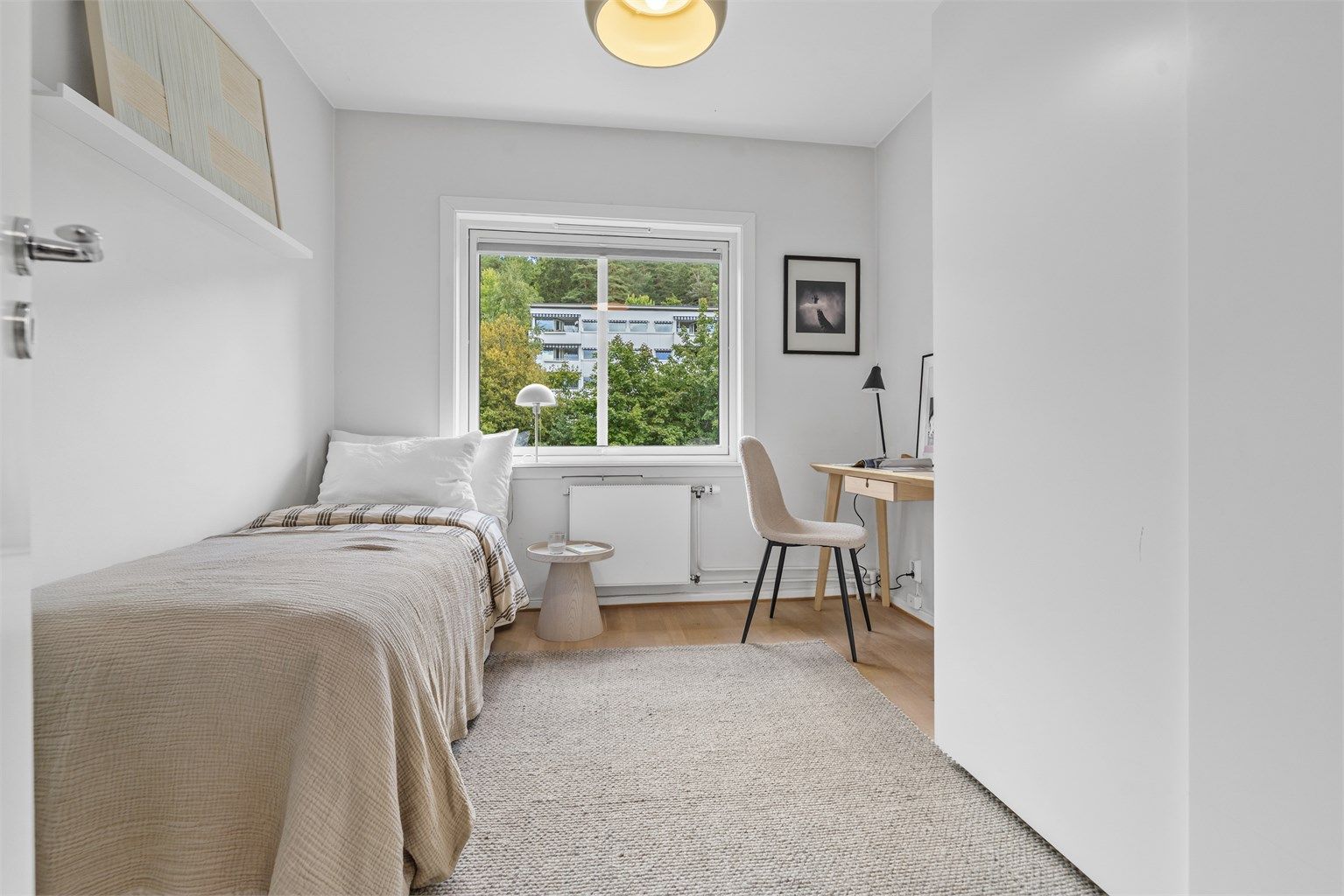 Soverom 2 passer fint som gjesterom, barnerom eller kontor 