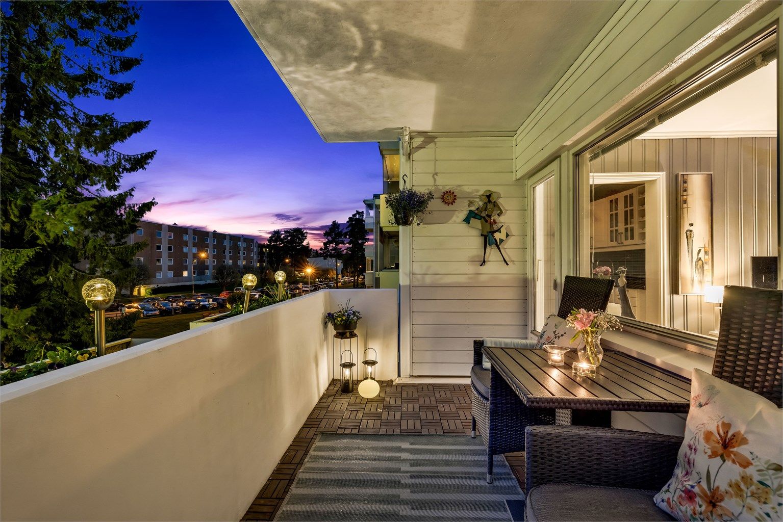 Kveldsstemning på balkongen.