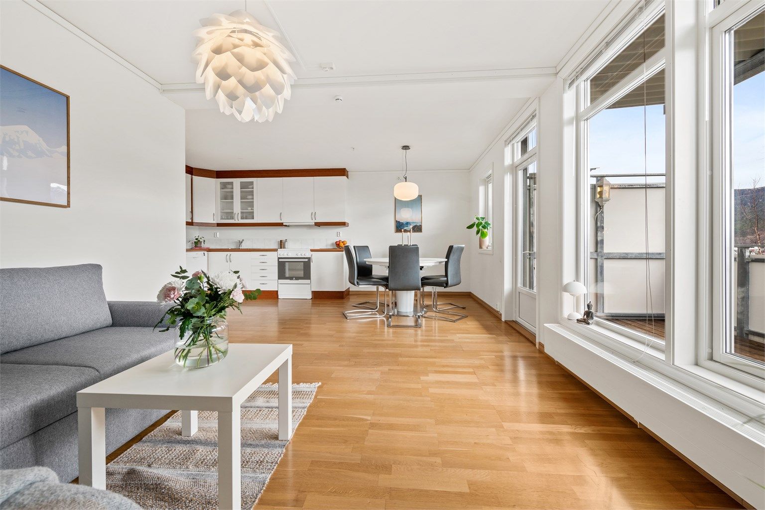 Krogsveen Sunnmøre v/Daglig leder/Eiendomsmegler Preben Willmann har gleden av å presentere Nybøbakken 25A