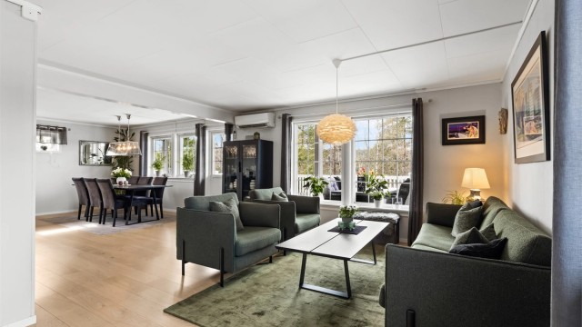 Krogsveen v/Markus Alm Thoen ønsker velkommen til Tyttebærveien 11!