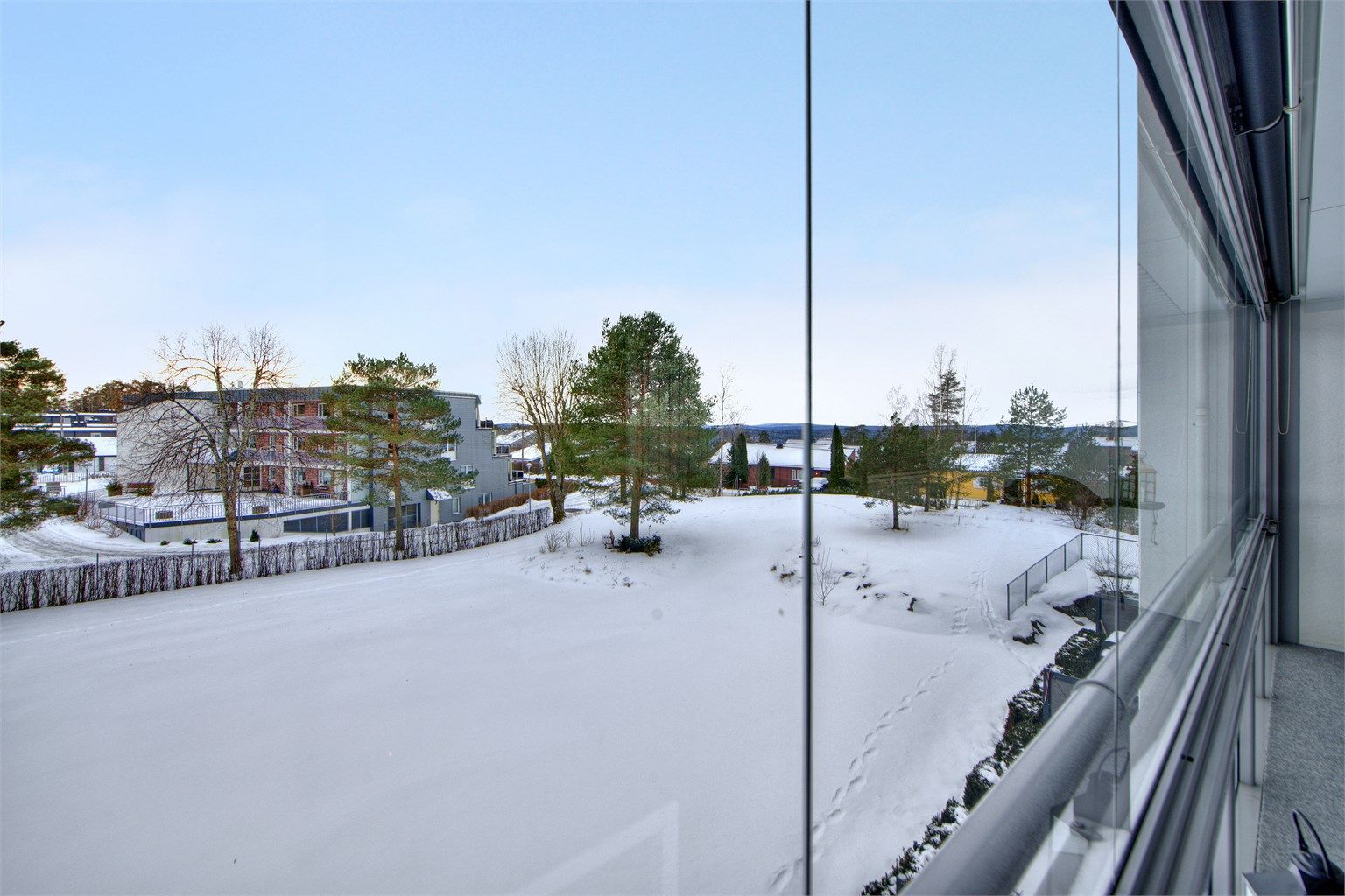 Flott beliggenhet internt i borettslaget - lite innsyn og pent utsyn