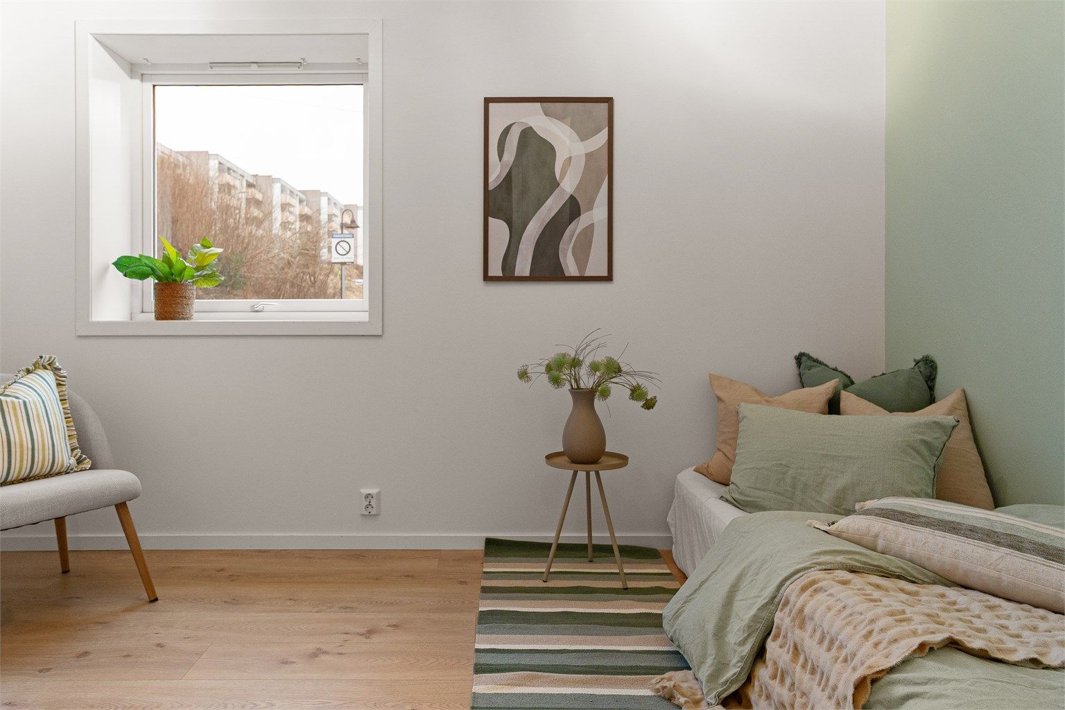 - Soverom nr. 2 passer perfekt som barnerom eller gjesterom -