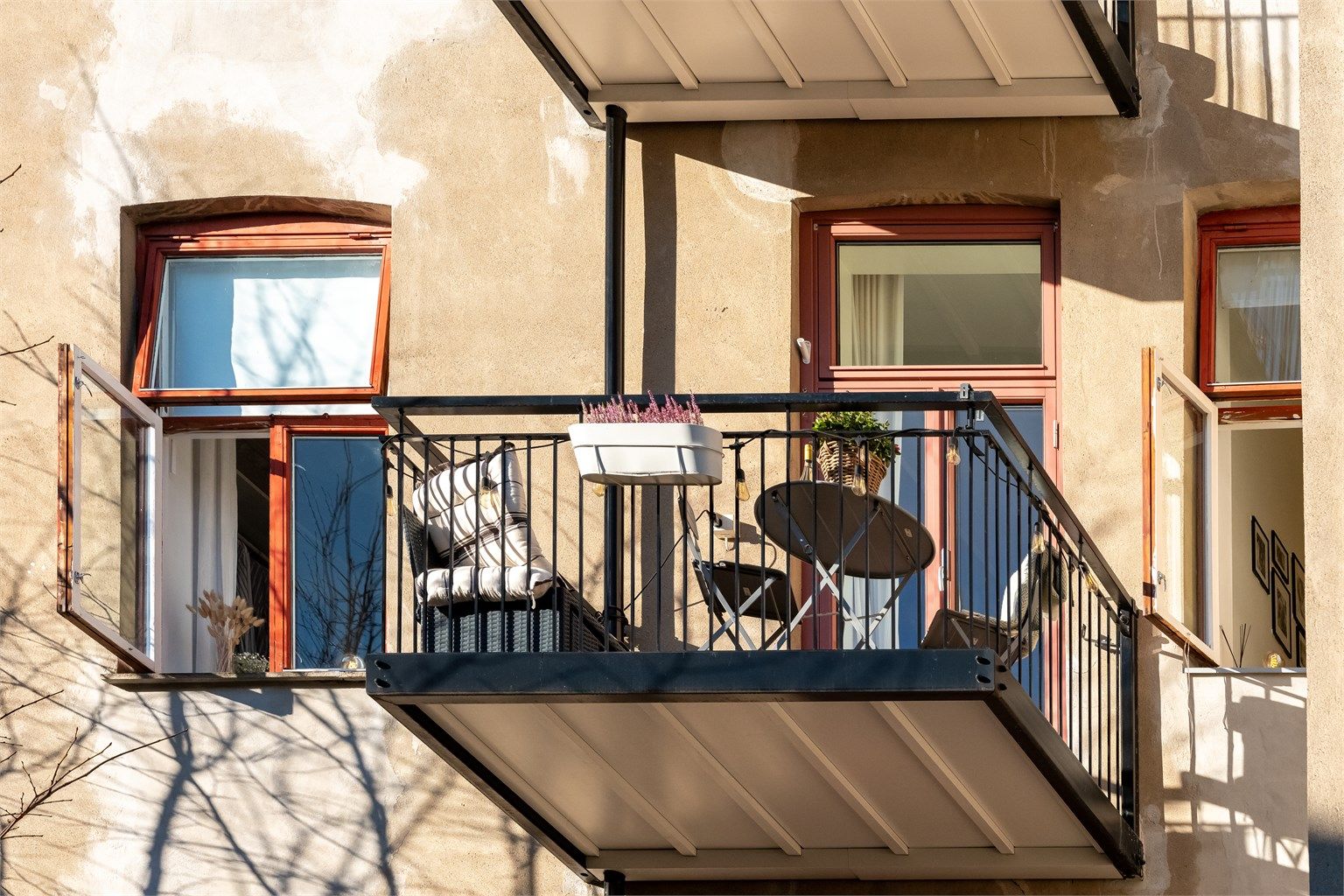 Gode lysforhold på balkongen.