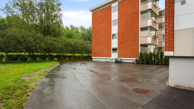 Området er barnevennlig med gangavstand til både barnehager og skoler.