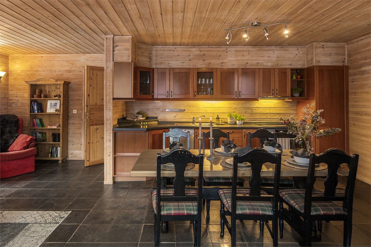 Flislagte gulv med varmekabler