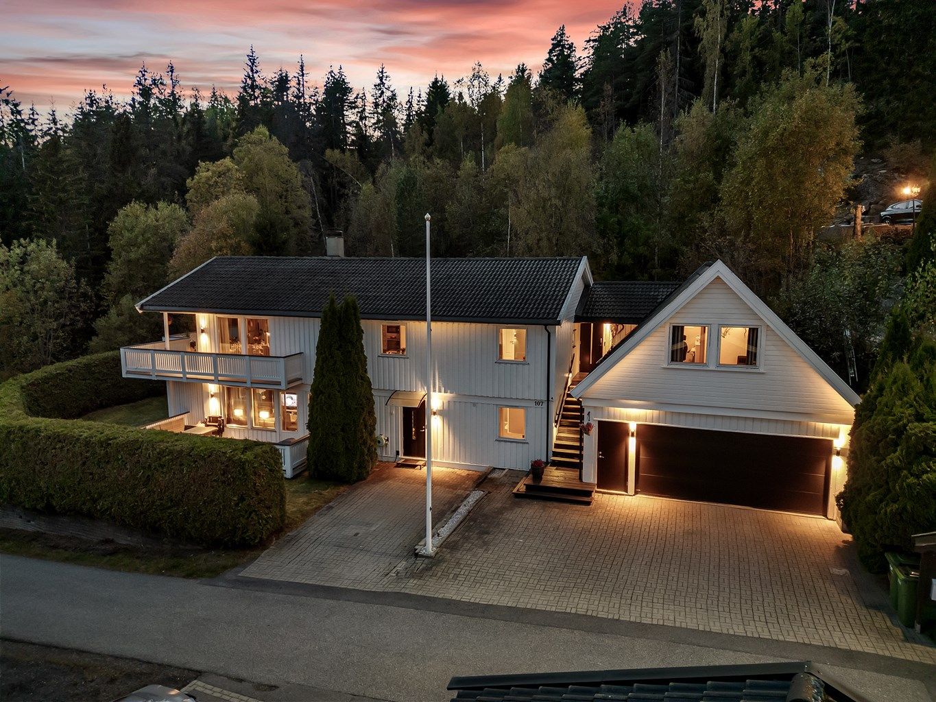 Velkommen til Heksebergåsen 107 A og B