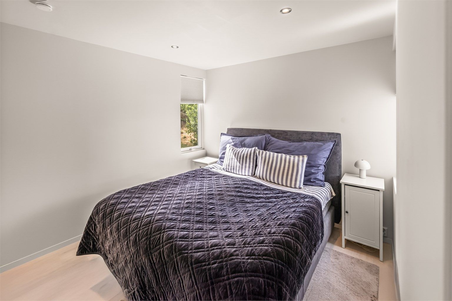 Hovedsoverom med fint lysinnslipp 