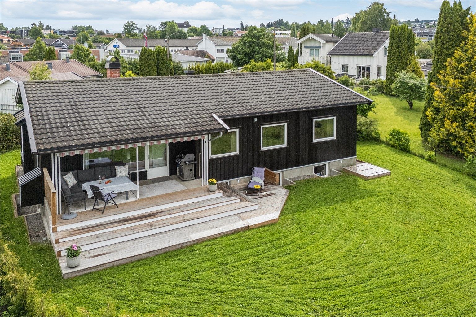 Velkommen til Nordvegen 4A - Innholdsrik enebolig med kort vei til Hamar sentrum og Vikasenteret. 