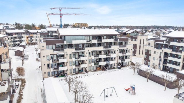 Eiendommen ligger sentralt på jessheim med gangavstand til buss, tog og alt jessheim har å by på