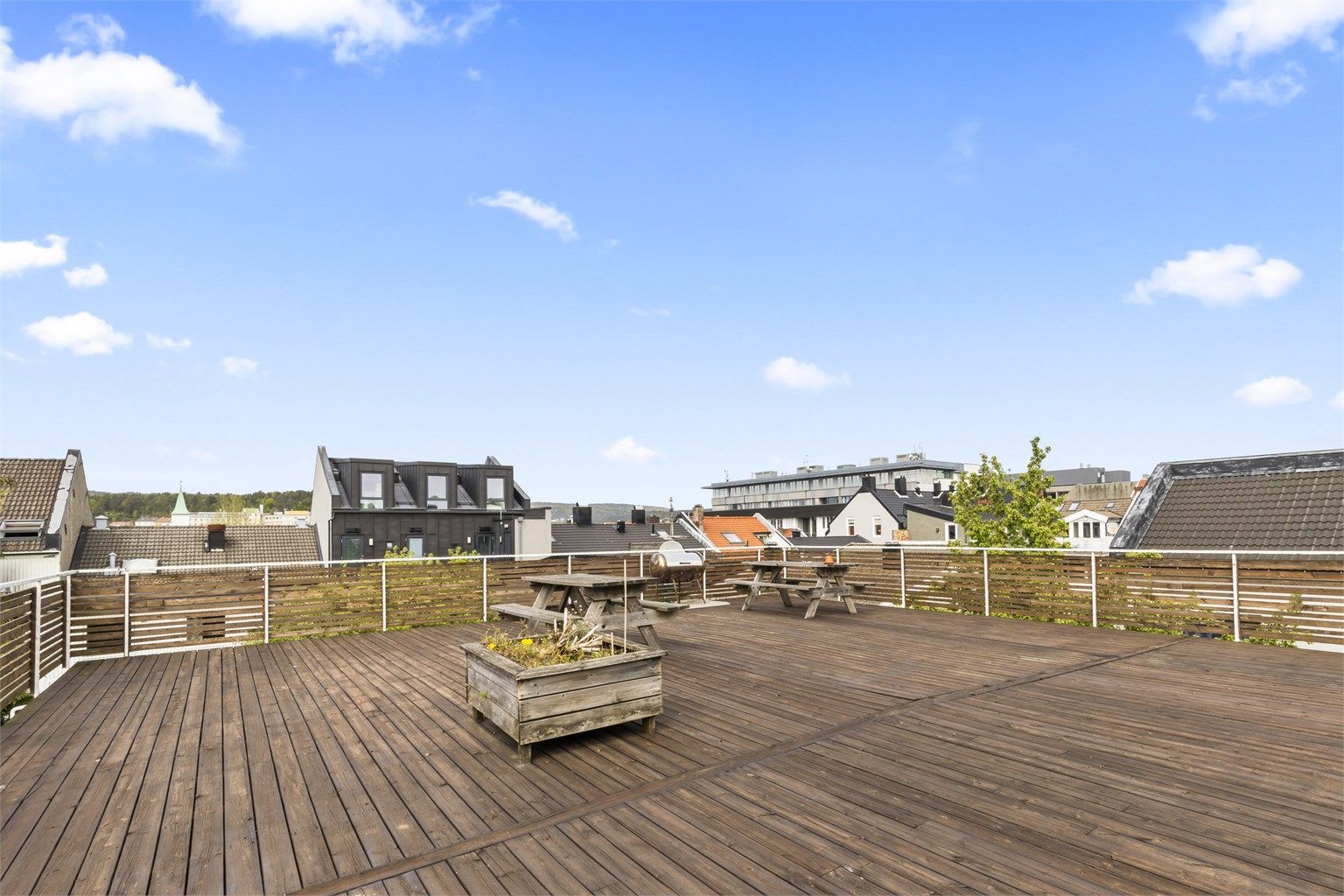 Sameiet disponerer en flott og solrik takterrasse