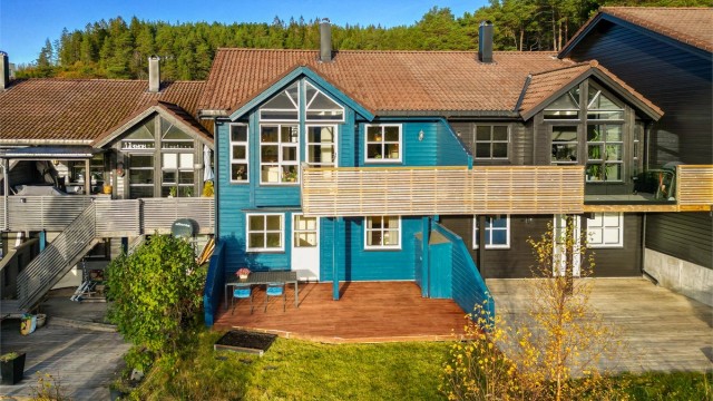 Velkommen til Skåtahøgda 6, presentert av Eiendomsmegler/Partner Elisabeth Skjold.