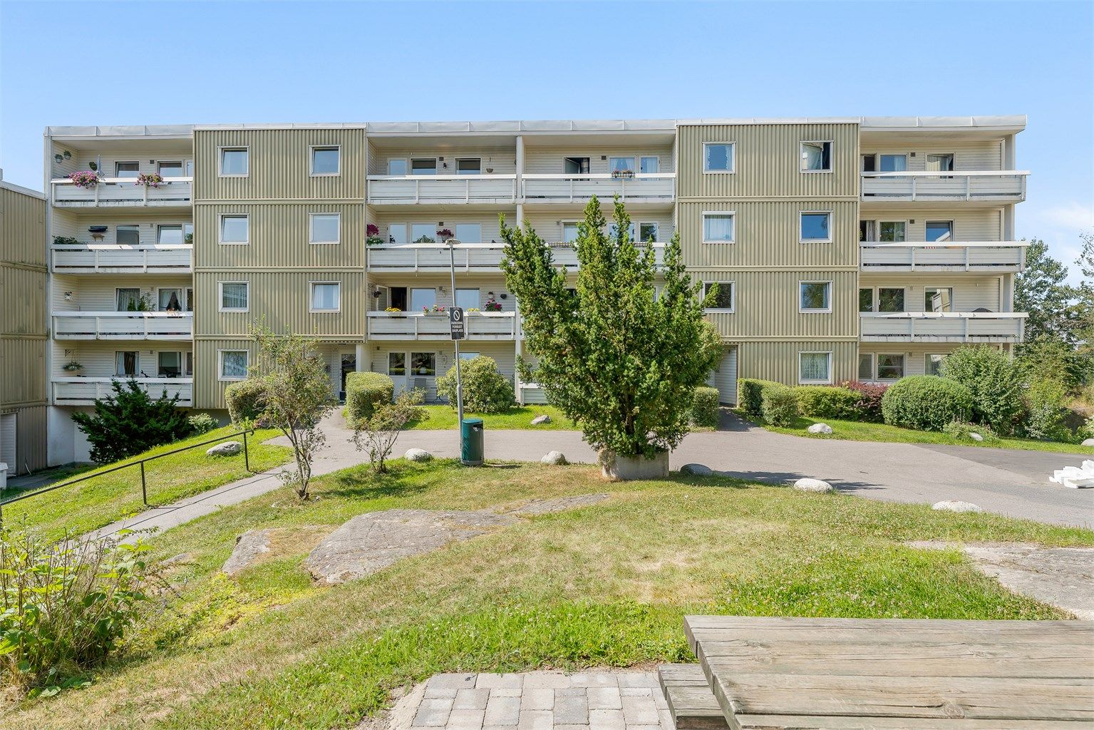 Fasade fra inngangsside