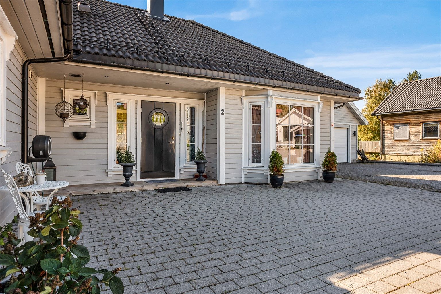 Harestien 2 er en familievennlig enebolig fra 2005 med alt på ett plan.
