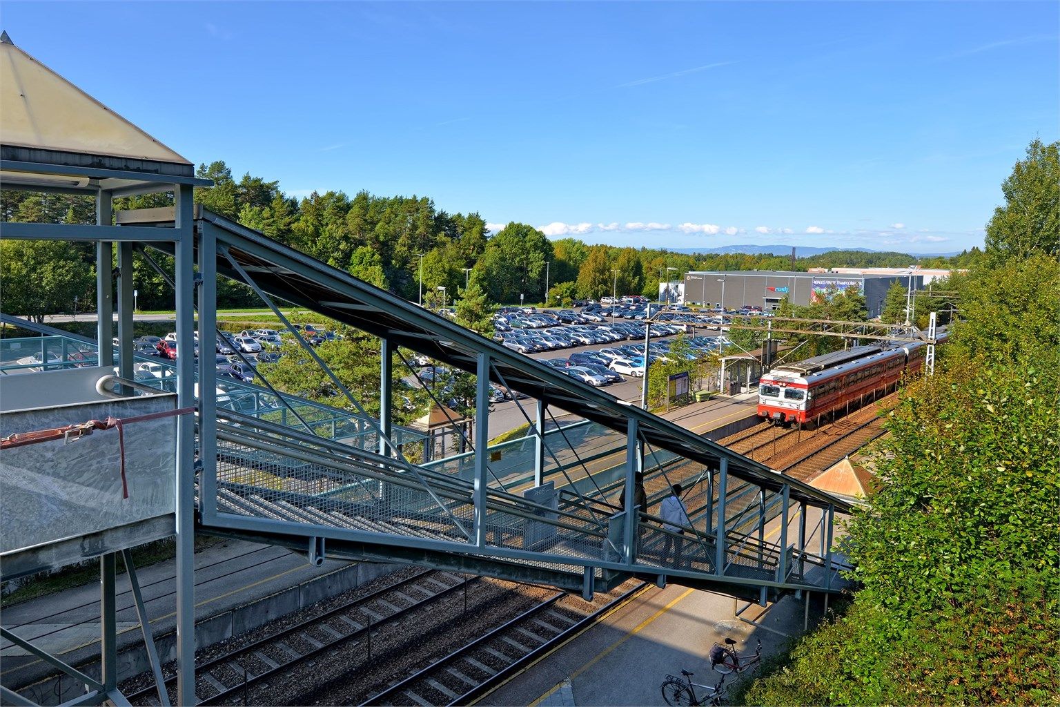 Gangavstand til Rosenholm togstasjon (med Oslo-takst) - innfartsparkering - forøvrig også tog fra Kolbotn sentrum