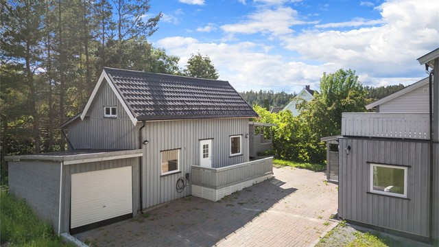 Nytt tak på uthuset i 2024