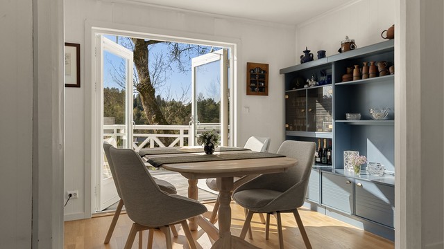 - Det ble satt inn ny altandør i 2020 -