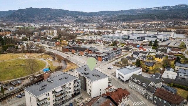 Leiligheten har en sentral beliggenhet i Krokstadelva.
Foto: Stine Jørgensen Prøitz