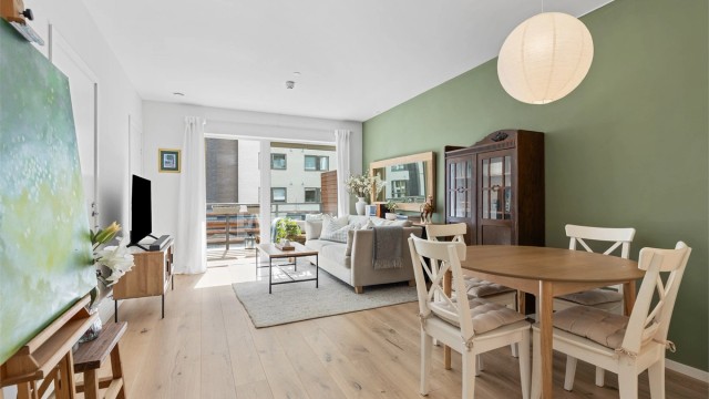 Velkommen til Sandekra 20, presentert av Pojan Eskandari i Krogsveen.