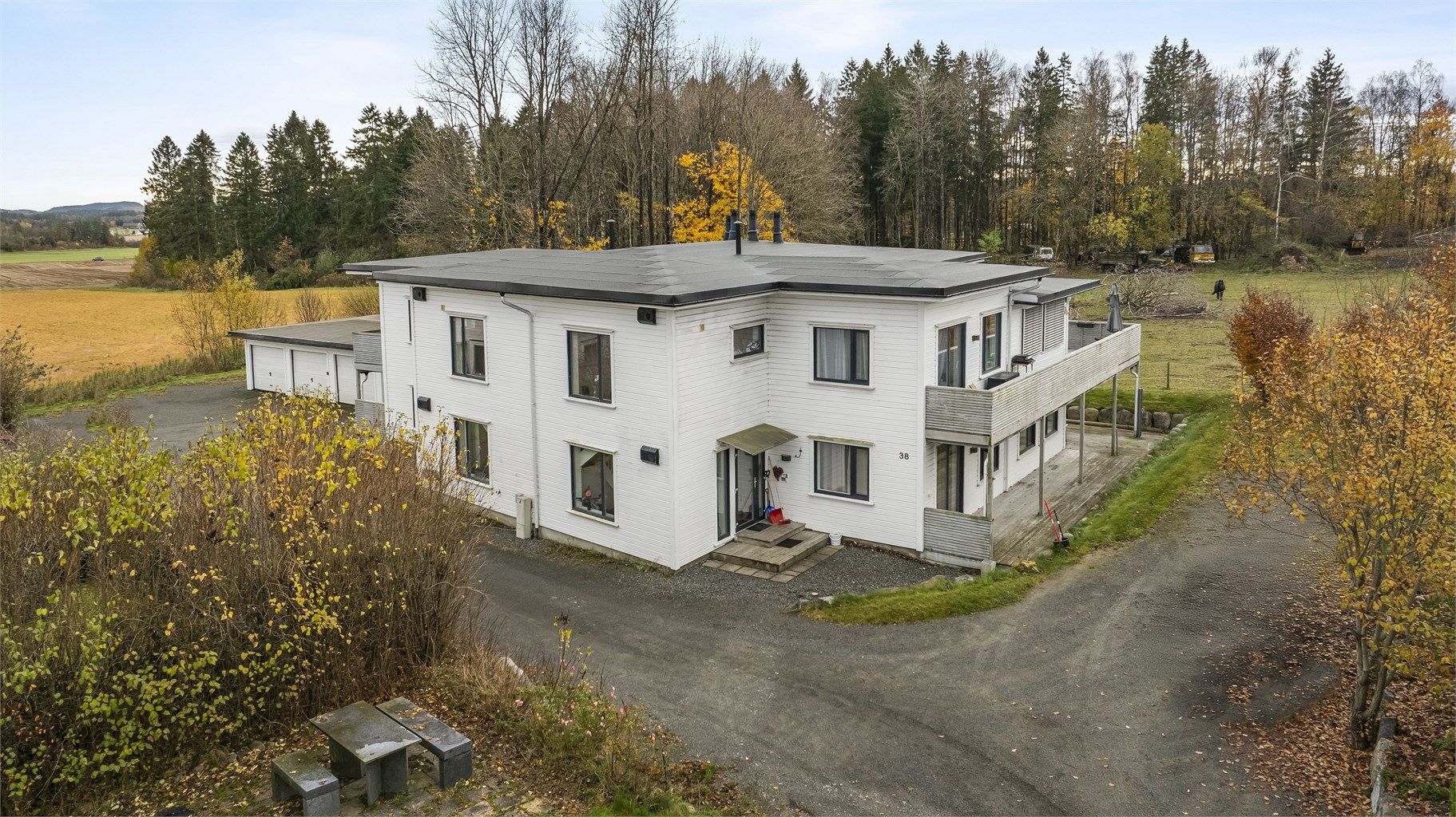 Gode parkeringsmuligheter på tomten