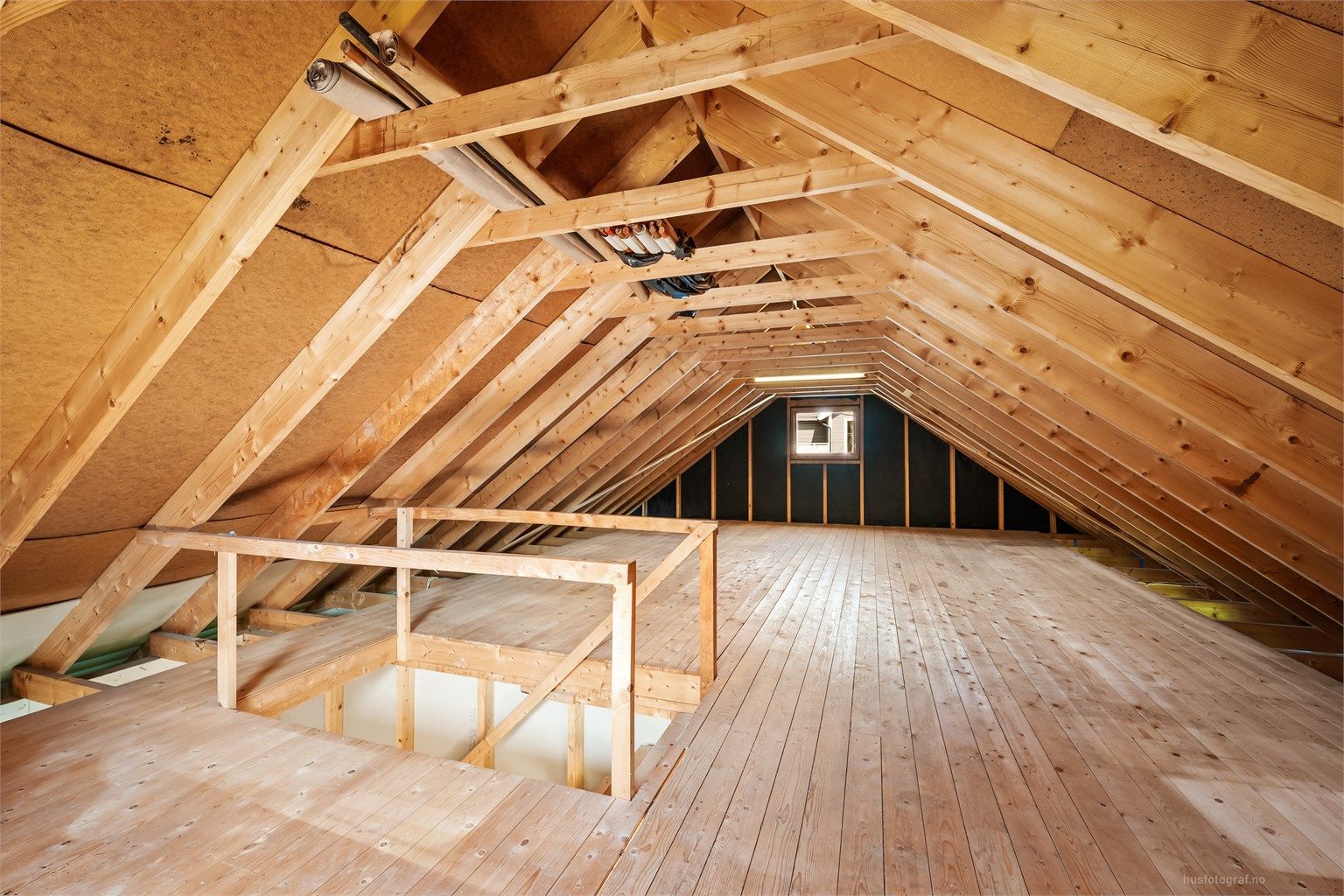 Godt med lagringsplass på garasjeloft.