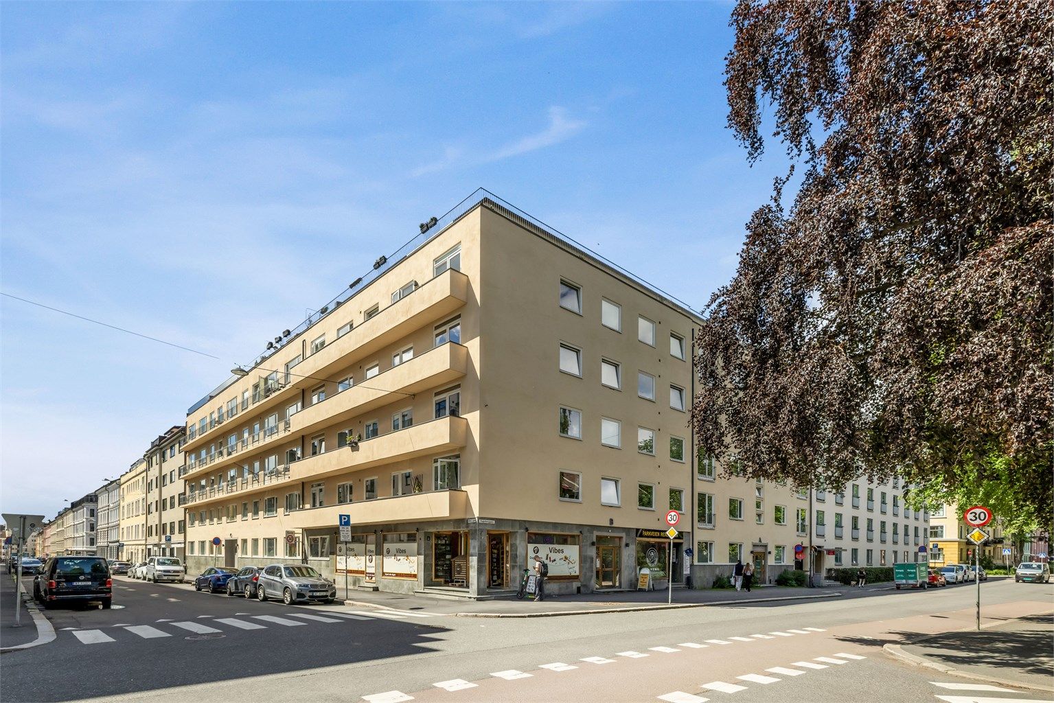 Fasade. Sameiet har også parkeringsplasser i bakgård etter venteliste