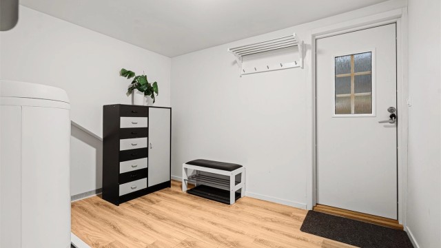 Inngangsparti med plass til oppbevaring.